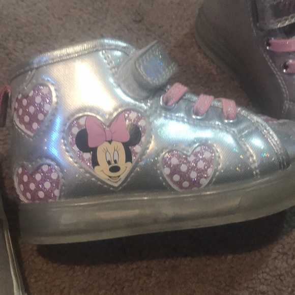 Toddler shoes size 7 high tops and size 8 slip on - Picture 4 of 7